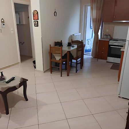 Ομορφο Διαμερισμα Στο Κεντρο Της Πολης Με Παρκιν Daire Tríkala Dış mekan fotoğraf